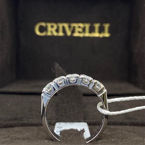 Anello Crivelli Veretta A Pietre In Oro Bianco E Brillanti Ct