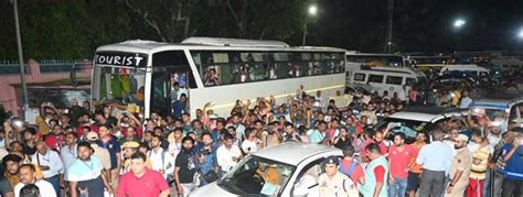 Lt Governor Flags Off The First Batch Of Shri Amarnath Yatra 2023