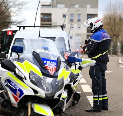 Mont De Marsan Une Op Ration De S Curit Routi Re De La Police