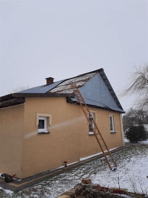 Zerwana Blacha W Budynku Mieszkalnym W Czerniczynie Komenda Powiatowa