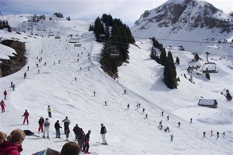 Esquiar En Avoriaz En Los Alpes Franceses