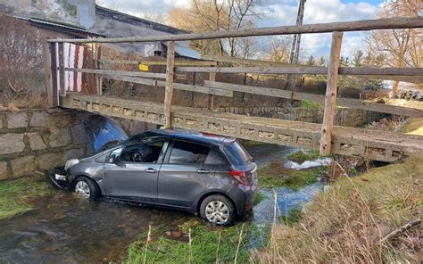 Sady Dolne tragiczny wypadek Samochód wpadł do rzeki Dolnyslaskinfo pl