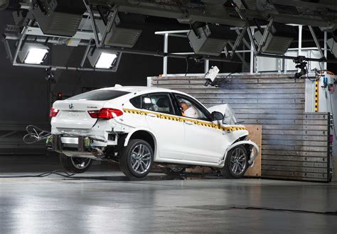 BMW Crash Test 10 2015