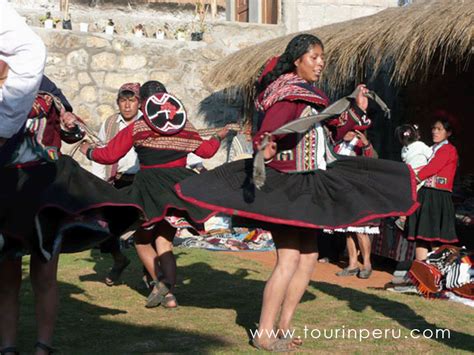 The Precursors of the Incas: The Aymara Culture.