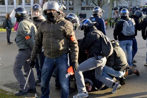 Nantes Trois Jeunes Interpell S Lors De La Manifestation Sont Plac S