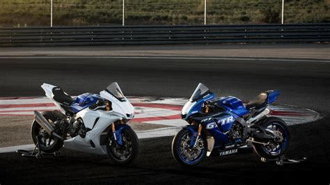 Yamaha R1 Track