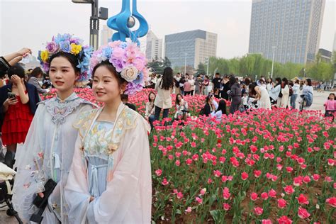 泉在济南过五一丨“郁”见美好！济南这里郁金香缤纷盛开，温馨浪漫 济南社会 舜网新闻