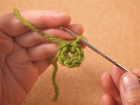 4 Ways to Crochet a Magic Ring - wikiHow