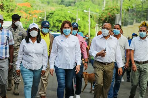 Plan Social Visita Casa Por Casa A Familias En Cristo Rey Como Parte