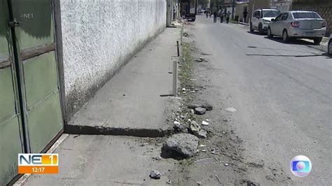 Vídeo Moradores cobram calçamento em rua de Candeias NE1 G1