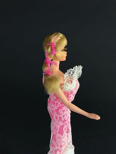 Lot BLONDE TALKING BARBIE WEARS TAGGED JUMP INTO LACE 1823 NO SHOES