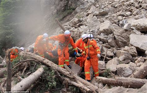 Images Show Damage Caused By Chinese Earthquake Daily Mail Online