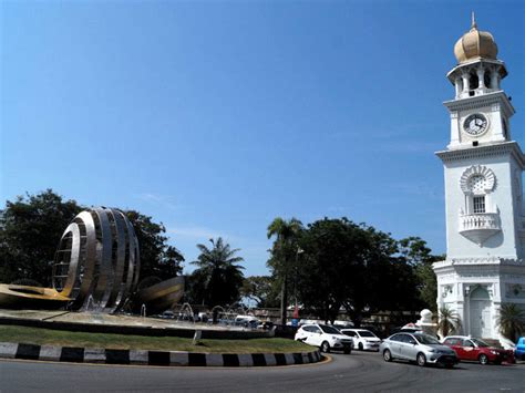 Queen Victoria Memorial Clock Tower And Penang Fountain Get The Detail