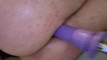 Femboy au gros cul baisée par un gode XVIDEOS