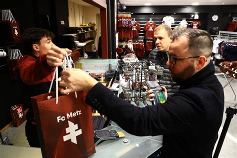 Ligue Fc Metz Olympique Lyonnais Horaires Fan Zone Maillots