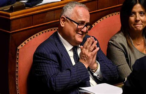 Lazio a Formello c è la fila per i rinnovi Lotito spazientito la