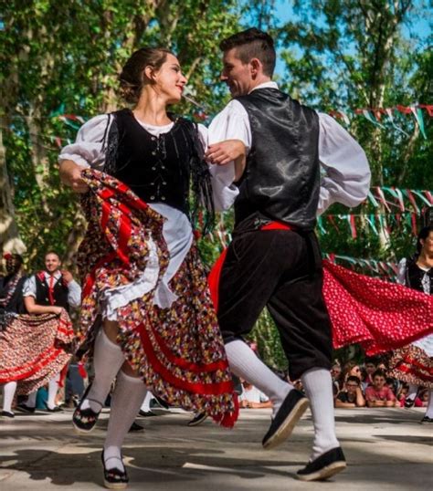 Vendimia En El Pa S Colonia Caroya Prepara Su Sagra Nacional De La