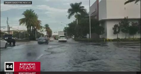 Steady slow rain soaking Miami-Dade, causing flooding concerns - CBS Miami