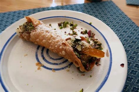 Authentic Sicilian Cannoli Recipe: How To Make The Best Traditional Cannoli