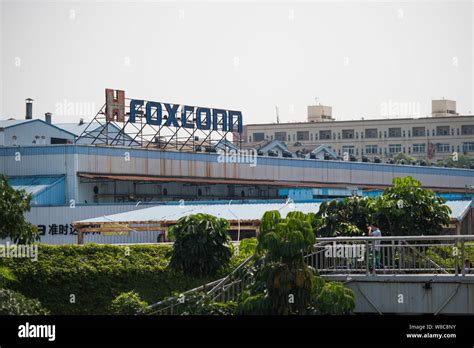 Foxconn Factory Apple China Hi Res Stock Photography And Images Alamy