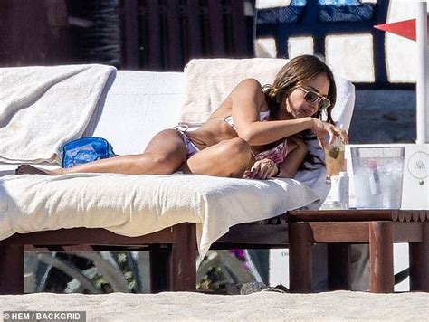 Jessica Alba Shows Off Her Bikini Body Enjoying The Single Life In Cabo While Ex Cash Warren