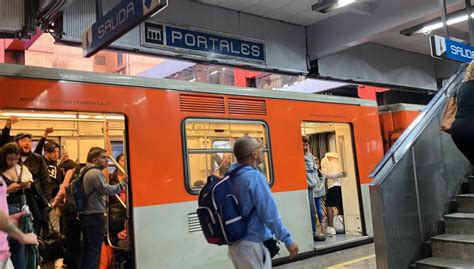 Metro CDMX Mujer muere tras ser golpeada por un vagón en Portales