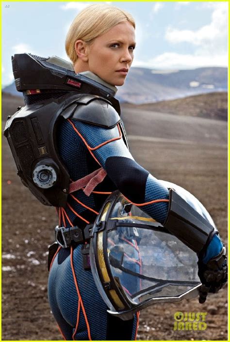 Charlize Theron Prometheus Pak Charlize Theron Noomi Rapace At The