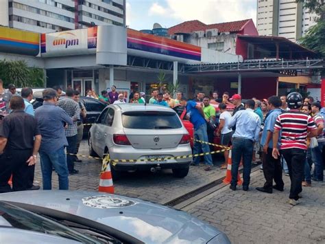 G1 Homem é Morto A Tiros Em Posto De Gasolina Na Zona Norte Do Recife