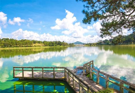 du lich da lat tham thuy ta ho xuan huong lang le giua ngan hoa