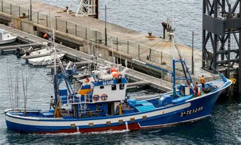 Pin En Pesqueros Barcos De Pesca Barco Pesquero Barcos