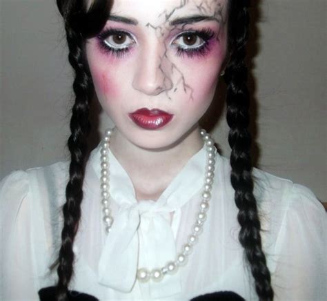 Pin By Channelle Lai On Dolldead Doll Doll Makeup Halloween Doll