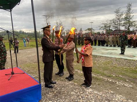 Dandim Yahukimo Pimpin Upacara Taptu Dan Pawai Obor Jelang HUT RI Ke 78