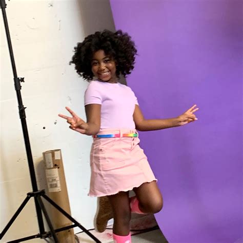 Who Is Celina Smith? 5 Things to Know About ‘Annie Live’ Star | Us Weekly