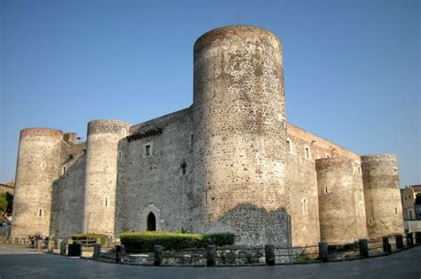 Castello Catania Cosa Vedere Dooid Dooid Magazine