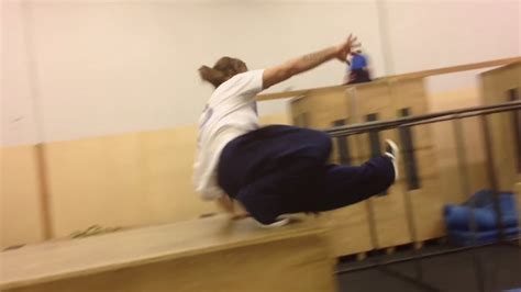 Parkour And Freerunning Flow In The Gym Youtube