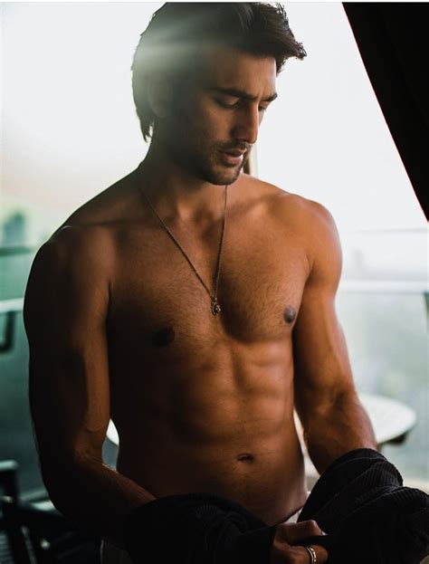 Shirtless Bollywood Men: Meezaan Jafri's hot dancer's model body!
