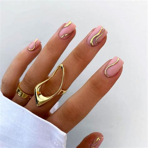 50 Cute Gold Nails For Your Next Manicure The Pink Brunette Gold