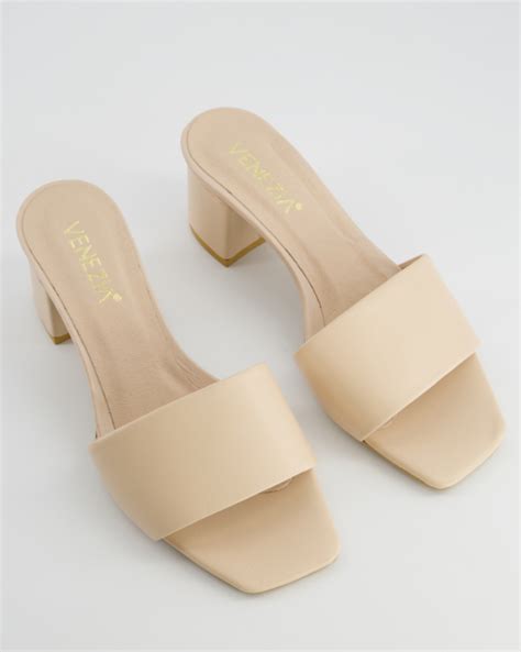 BEŻOWE KLAPKI NA OBCASIE PELLE NUDE Klapki OUTLET Sklep z butami online Venezia