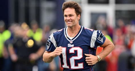 Nfl Preseason Broadcast Hints Tom Brady Will Call Week 5 Patriots