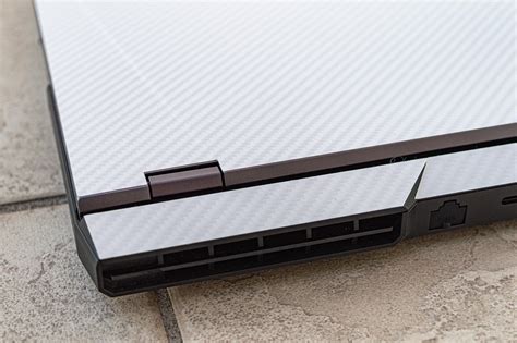 Legion 5 Pro 16IAH7H white carbon skin : r/LenovoLegion
