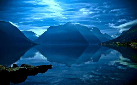 HD Blue Mountain Lake Wallpaper | Download Free - 83820