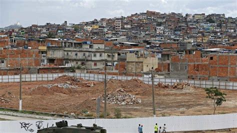 Rio De Janeiro Avan A Na Urbaniza O Das Favelas Observador