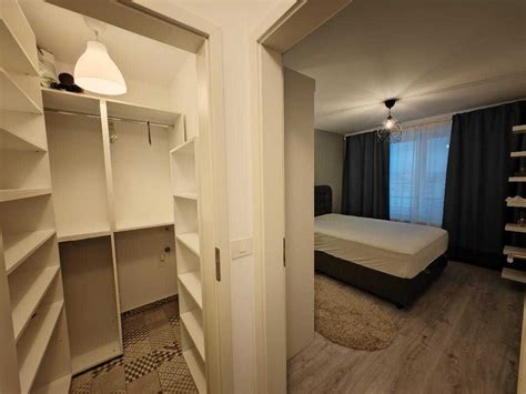 Inchiriem Apartament Camere Modern Decomandat Tractorul Coresi