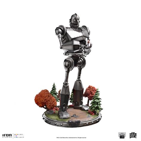 The Iron Giant and Hogarth Hughes Demi Art 1:20 Scale Statue