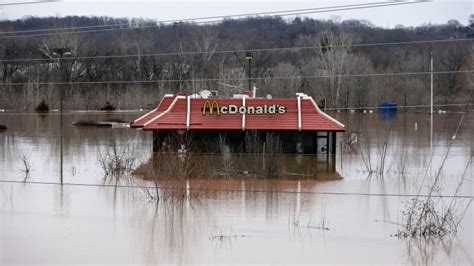 Post Eeuu Inundaciones Dejan 22 Muertos Y Amenazan A Millones De