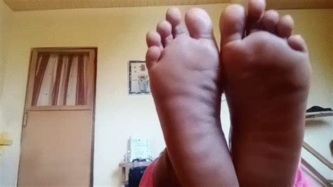 Hot GH Babe Holds Up Legs To Showcase Meaty Juicy Wrinkled Soles BigSteffs Ghana Foot