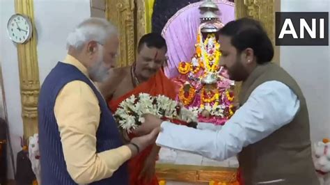 Pm Narendra Modi Offers Prayers At Danteshwari Temple In Chhattisgarh