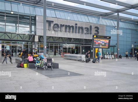 Terminal 3 Heathrow Airport London England UK Stock Photo - Alamy