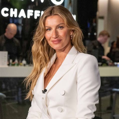 Gisele Bündchen stuns in orange bikini aboard her luxury yacht with boyfriend Joaquim Valente