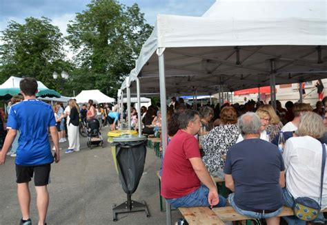 Sainte Croix aux Mines Belle affluence au premier marché du terroir de